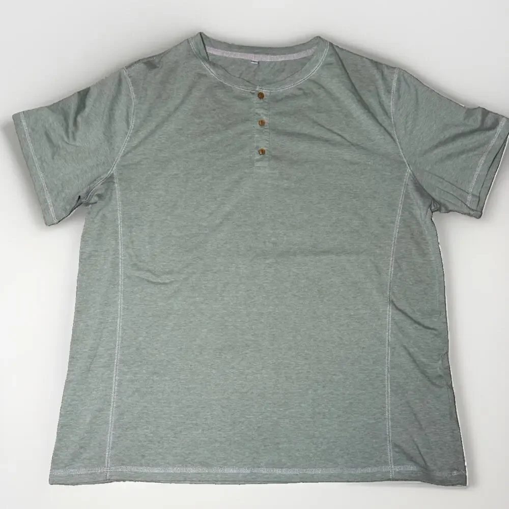 Men’s Henley Shirt XL Light Sage Green Short Sleeve 3 Button Casual Tee